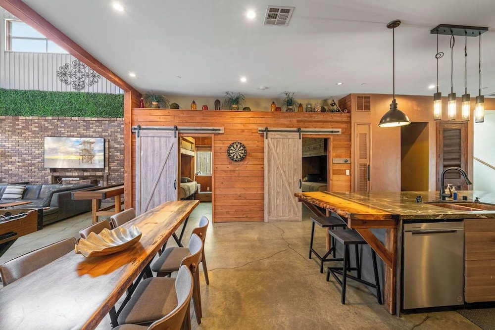 Bamboo Loft 6BR