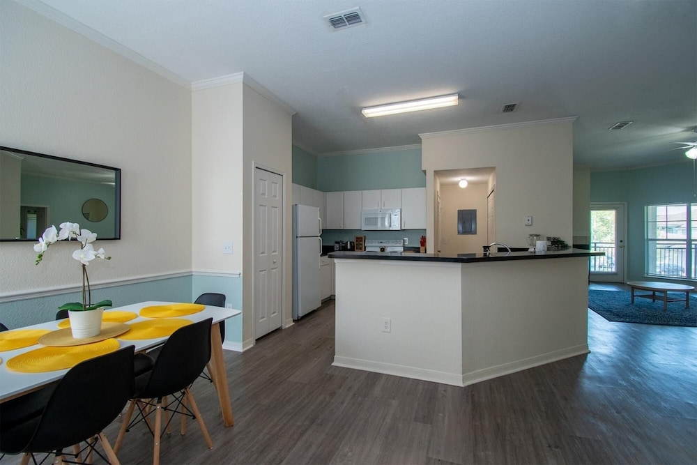 Jacksonville Vacations - Delightful Refurbished Apt Everything you Need - Property Image 2