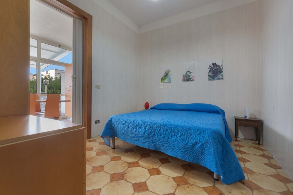 2727 Villetta Chiara Blu Piano Terra by Barbarhouse view 2
