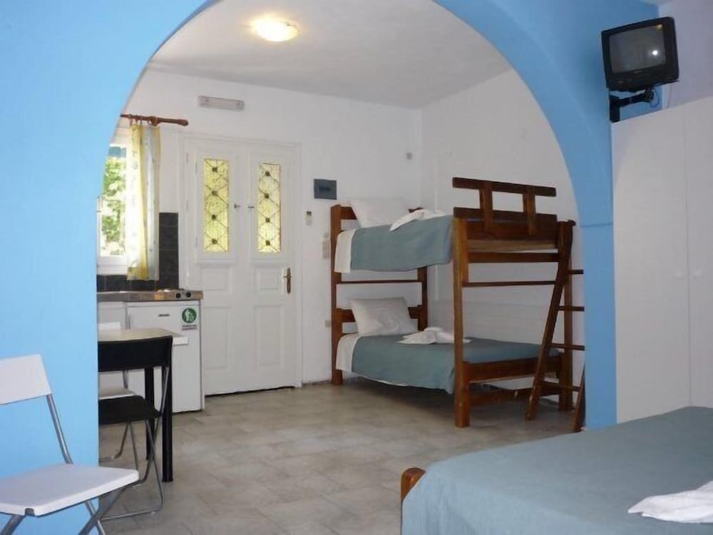 Apanemia Rooms