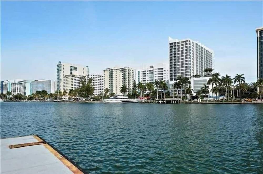6 Bedroom Homes in Miami Beach by TMG - Image 1