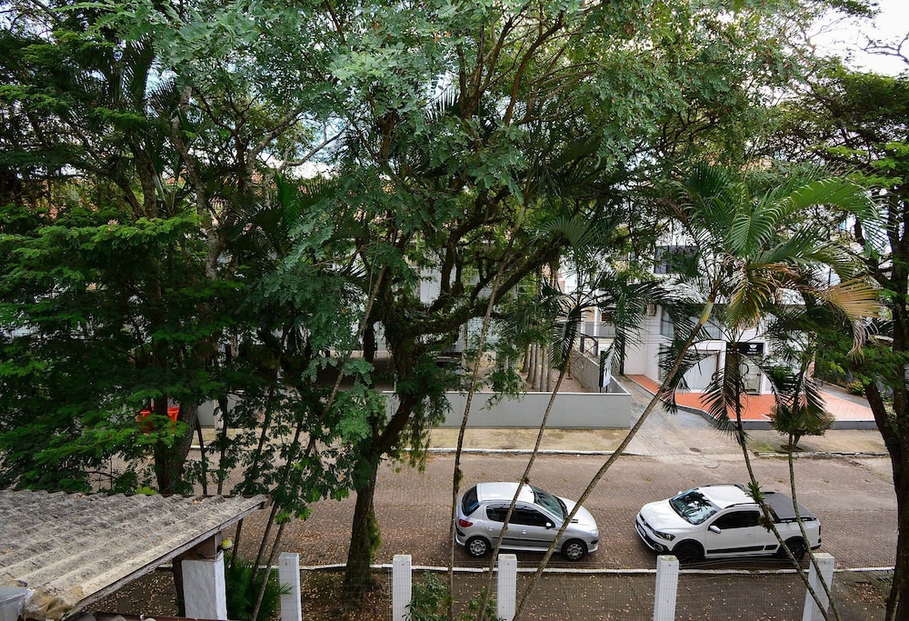 Apê a 150m da praia de Canasvieiras
