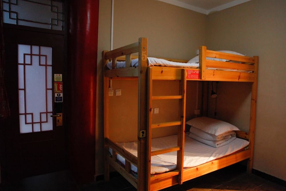 Leo Hostel