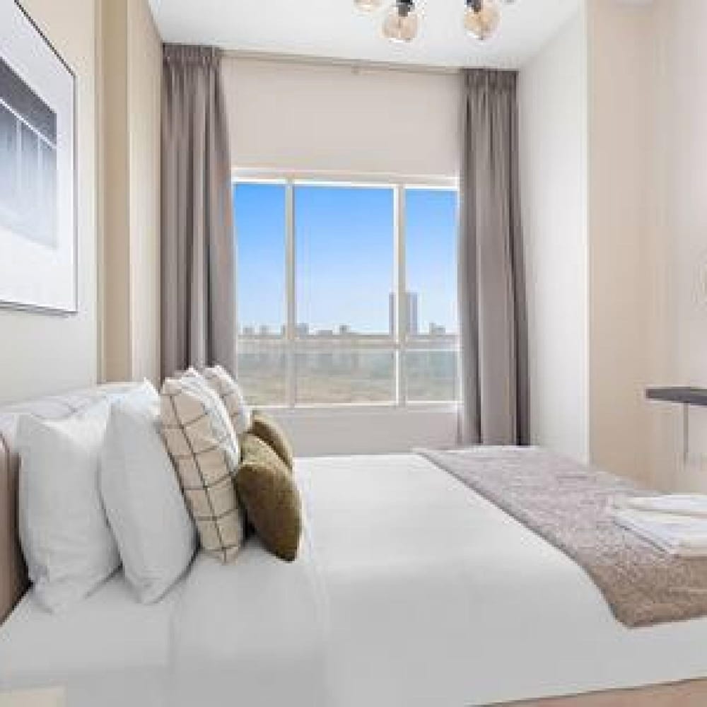 Silkhaus Modern Pad With Pool Gym Near Reem Park