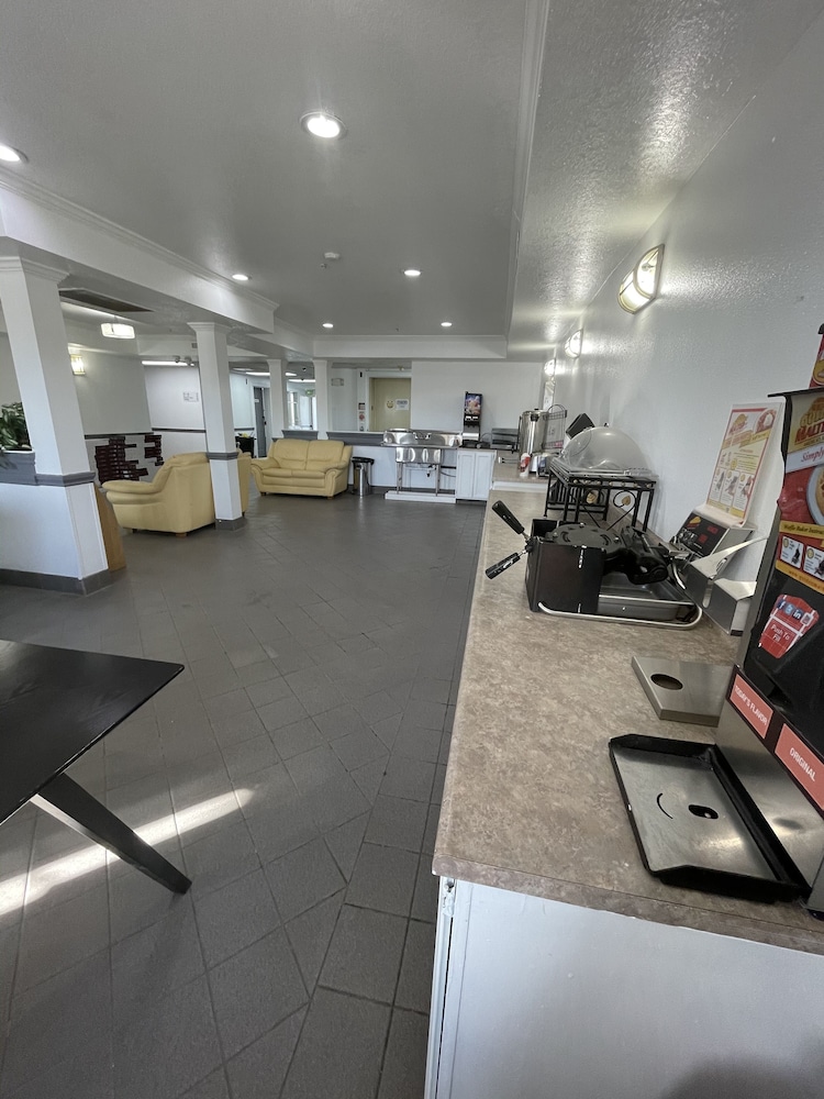 Elko Vacations - Traveler's Inn Carlin NV near Elko - Property Image 5