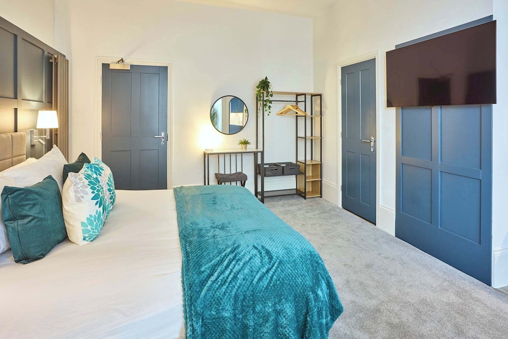 The Host Stay The Langley Hotel Apartment 2