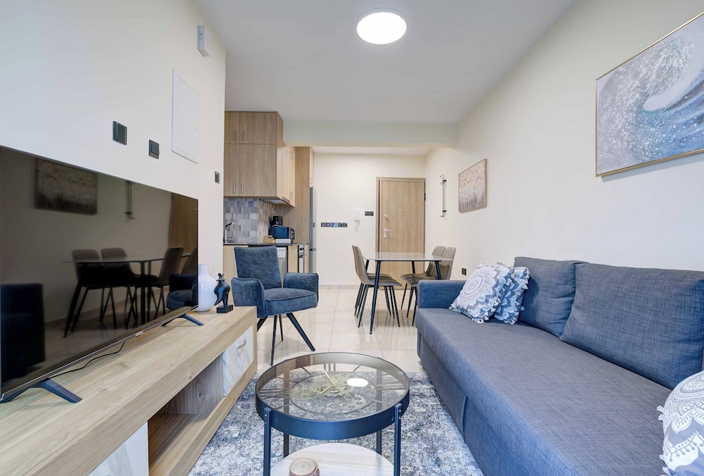 74 Prokymea- Steps From the Sea, Downtown, Balcony