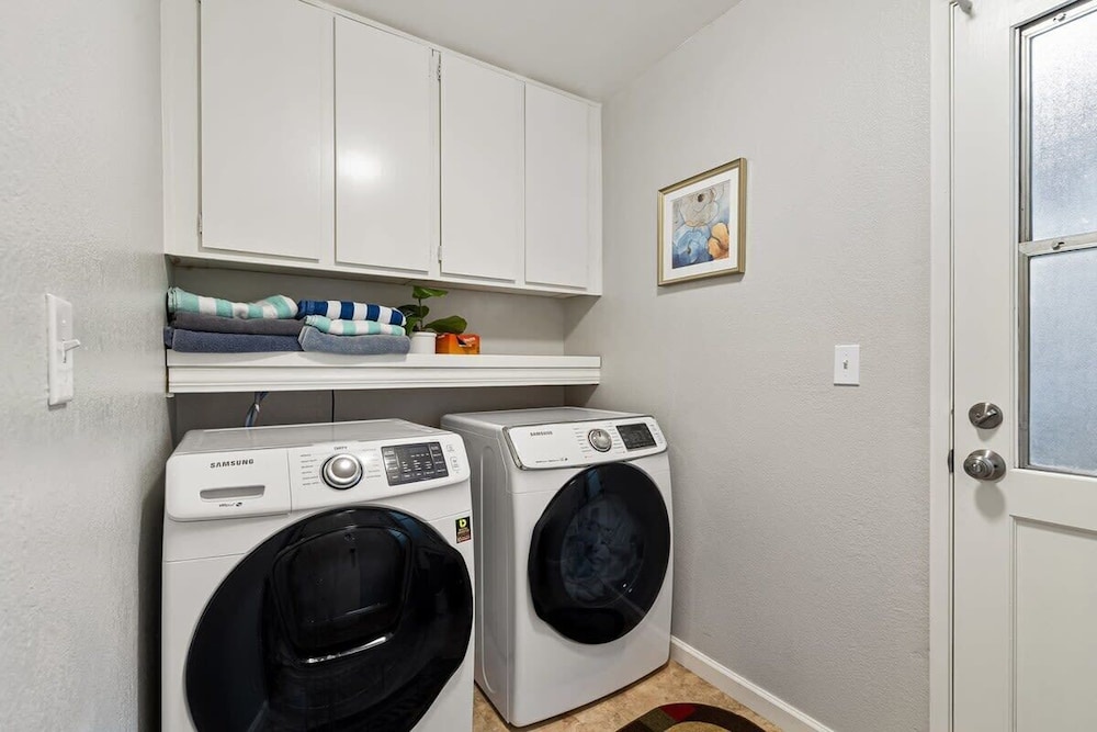 @ Marbella Lane - 4BR Siliconvalley Gempool House