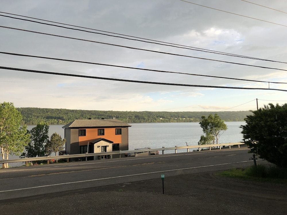 The Gaspé Bay Villa Near Forillion Park