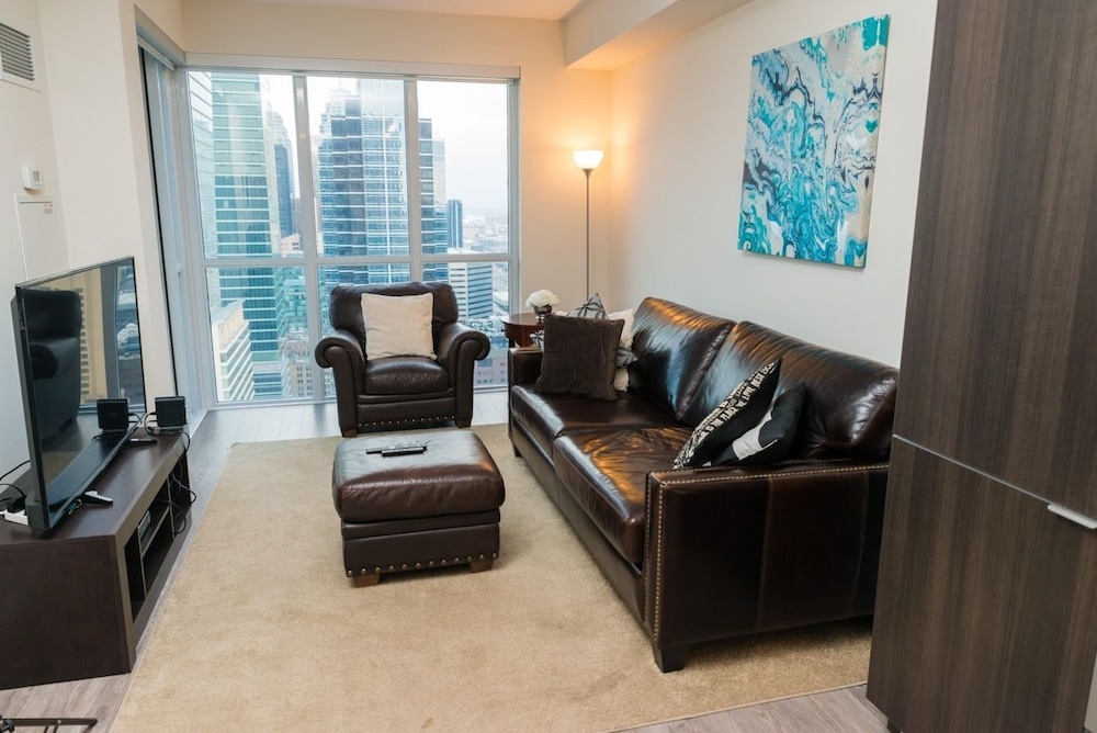 Sarkar Suites - CN Tower Rogers Centre