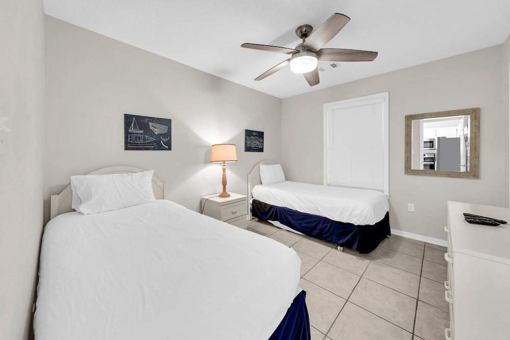 Beachside Villas 823
