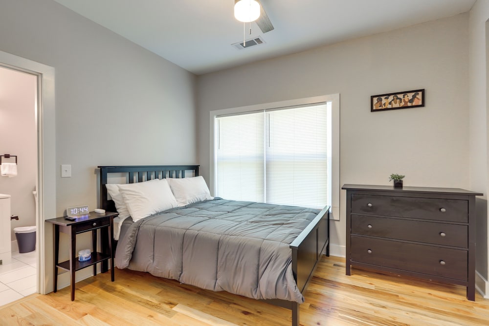 9 Mi to Dtwn Atl: Pet-friendly Apt w/ Yard