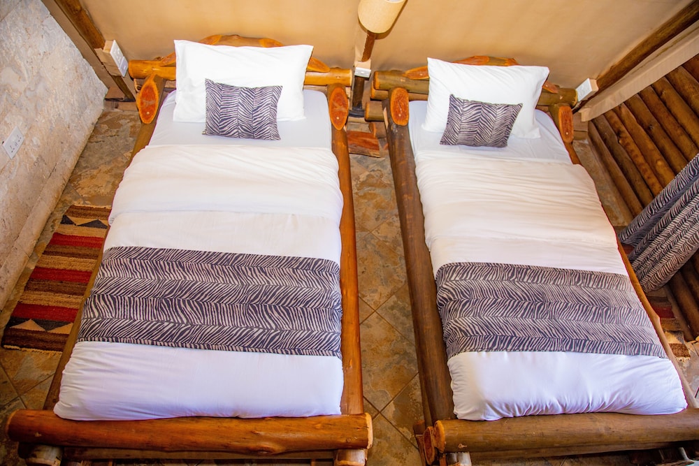 Boma Simba Lodge