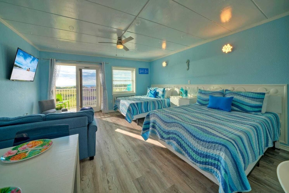 2 Condos in Beachfront Complex Pool, Pickleball+tennis Court, Beach Boardwalk