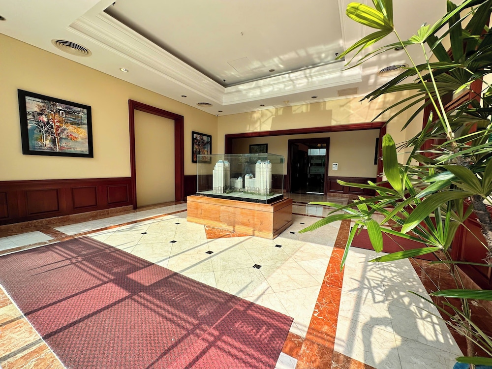 free pool the manor luxury condotel