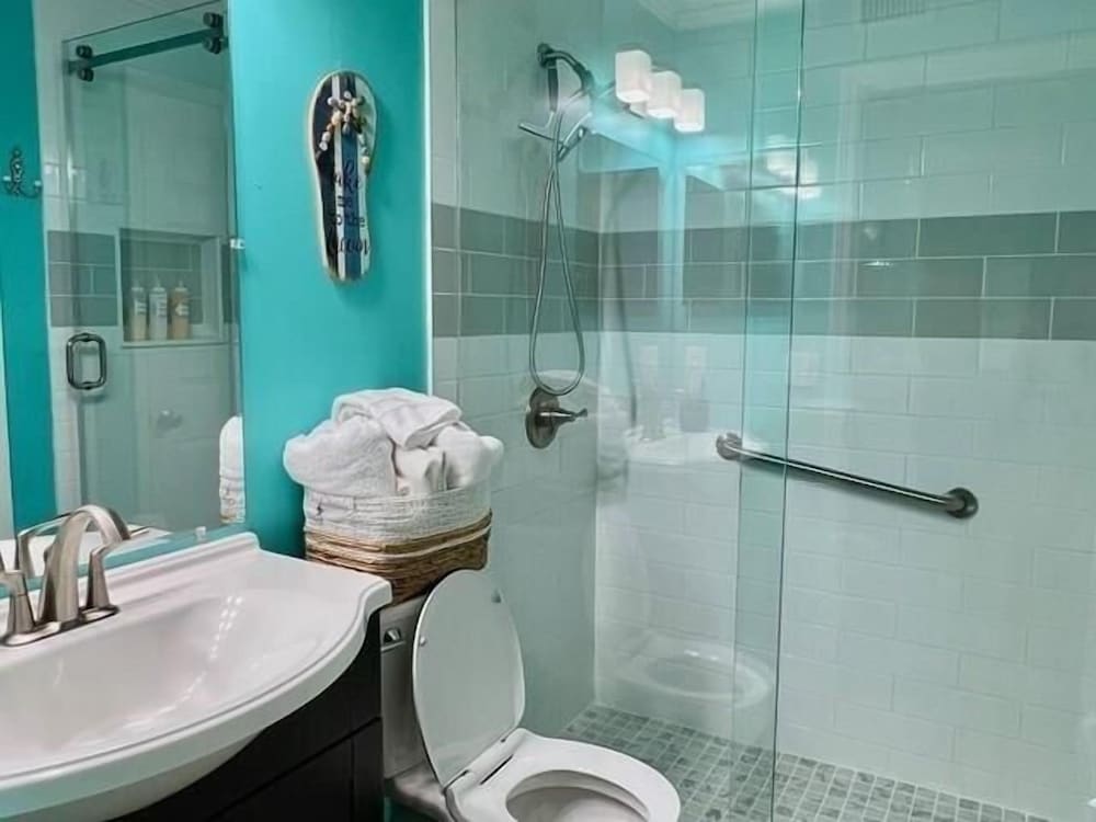 Aqua Vista Retreat 2 Bedroom Condo