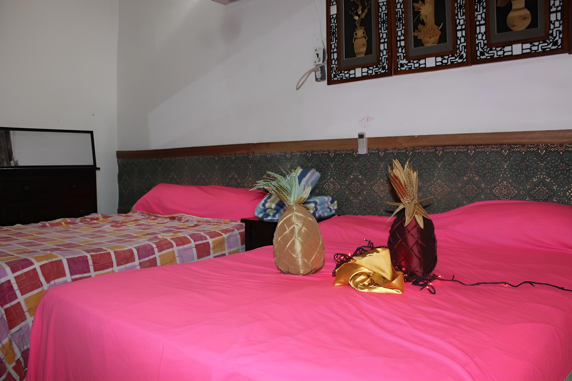 Bachelor Inn Hotel view 4