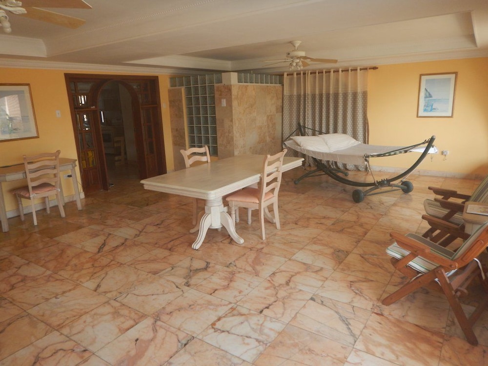 Beach White Villa Aruba
