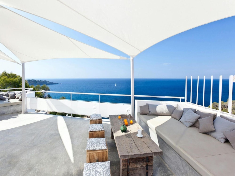 Holiday Home With Private Jacuzzi