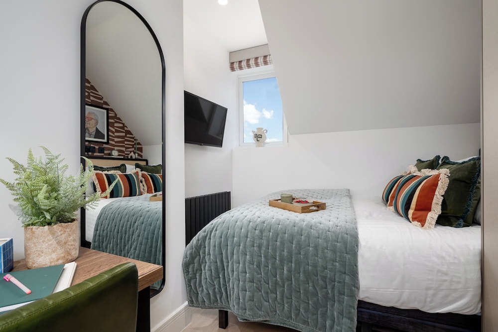 Your Apartment - Camden