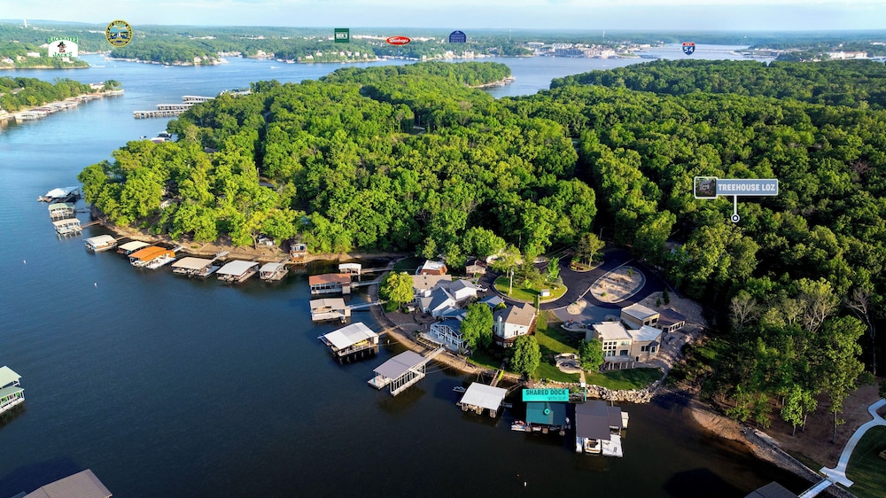 Treehouse LOZ Seclusion for 6! view 4