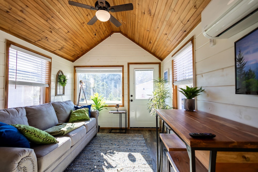 Sojourn Lodging