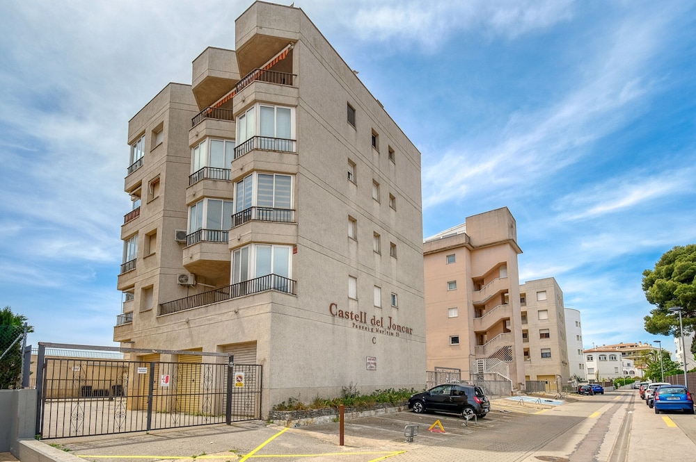 Apartment in Roses Near Platja del Eastrell