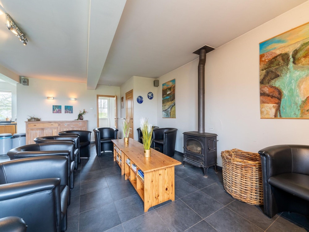 Comfortable Home for a Group With a Large Garden