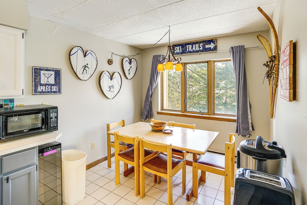 Snow Mountain Condo: Hot Tub + Shuttle to Resort