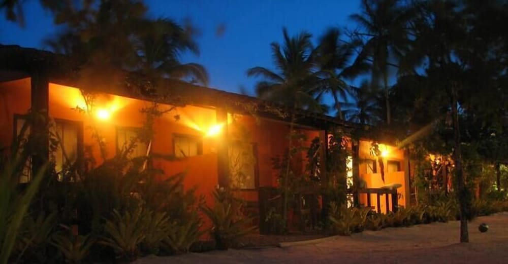 Casa de Temporada Felicidade, 38 Hóspedes, 2 Piscinas, 9 Suítes e 2 Churrasqueiras em Itacaré Bahia