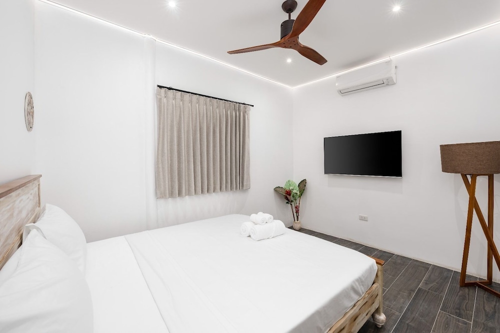 Aidan Beachfront Suites 5Bed Lamai KBR28