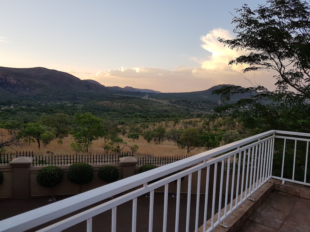 Sunset Ridge Guesthouse