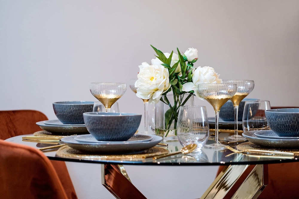 Marble Arch Suite 9-hosted by Sweetstay