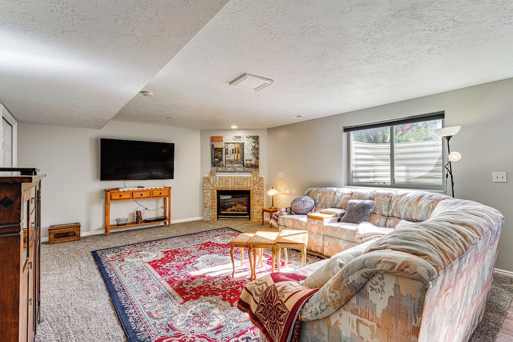 Cozy Kaysville Vacation Rental w/ Mountain Views!
