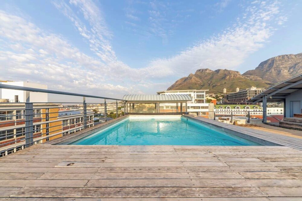 Modern Industrial 1BD Apartment - Cape Town view 2