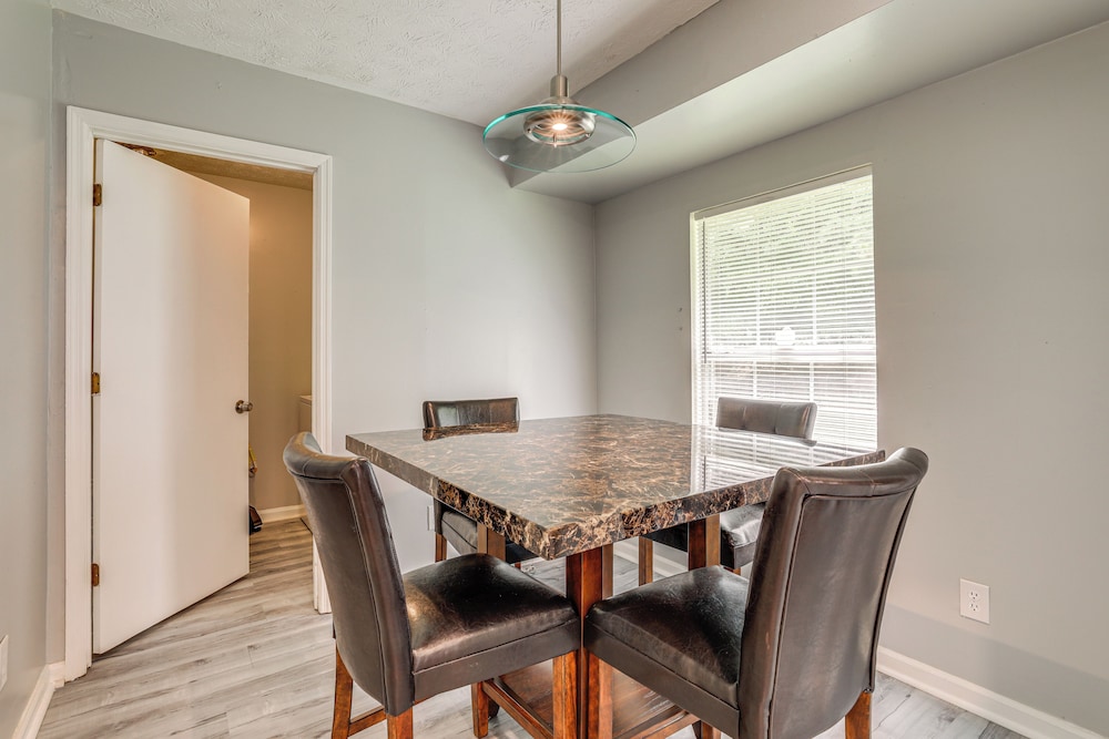 Ping-pong & Pool Table: Peaceful Stonecrest Escape