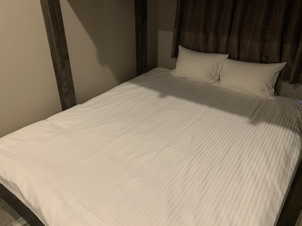 e-hostel Shinsaibashi