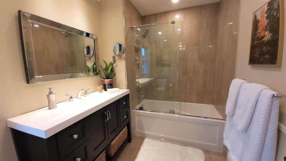 Serendipity Bed and Breakfast - Image 2