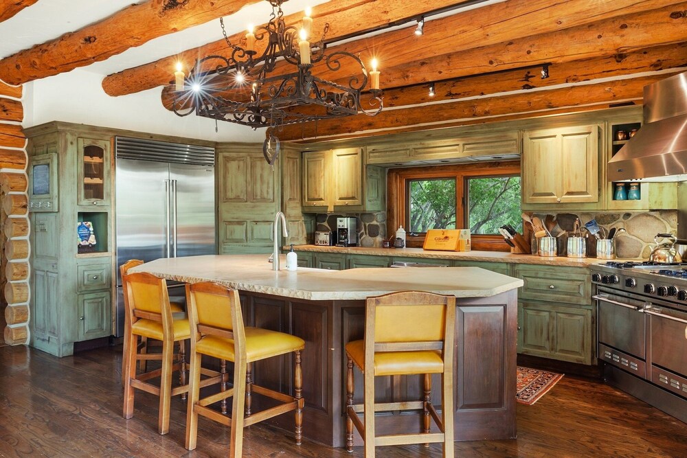 Wildwood Ridge 5 Bedroom Home