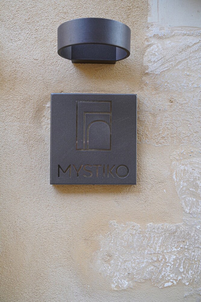 Mystiko Maisonette With Hot Tub - Chania Old Town