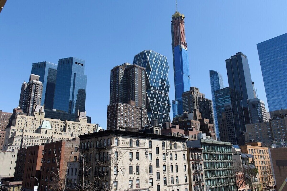 809 Midtown Apartments