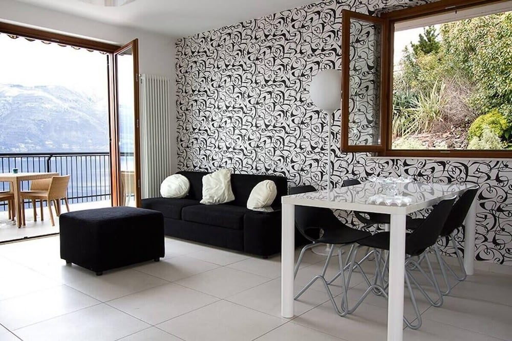 Stunning 1 bed Lake Maggiore Apartment