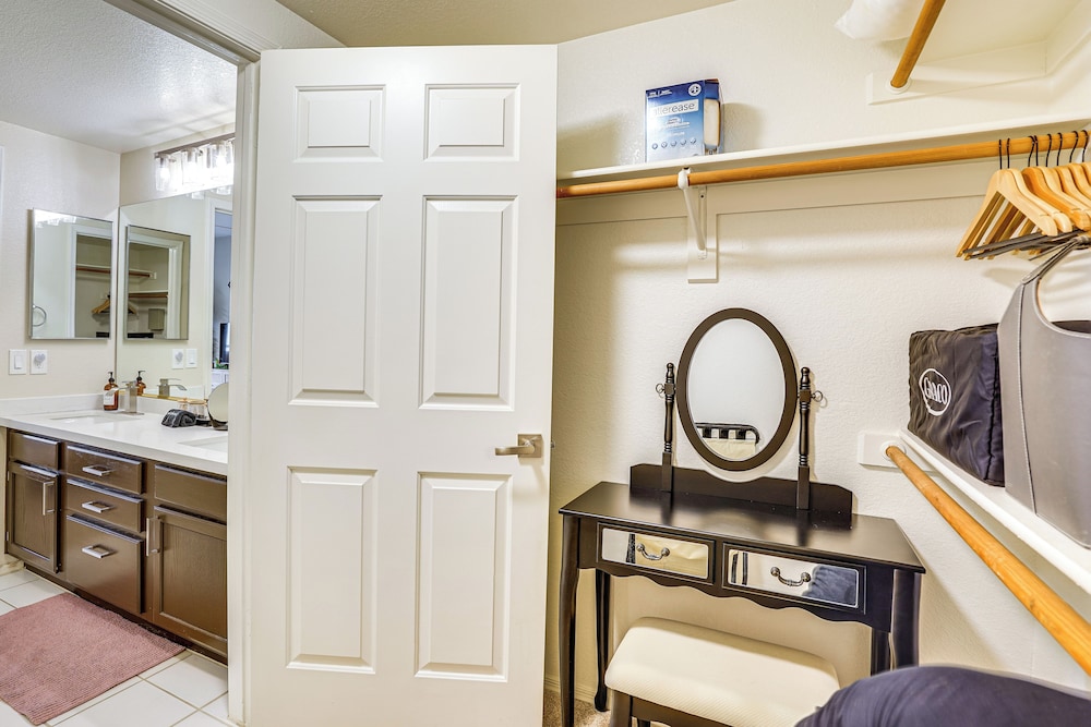 Family-friendly Condo w/ Pool Access in Phoenix!