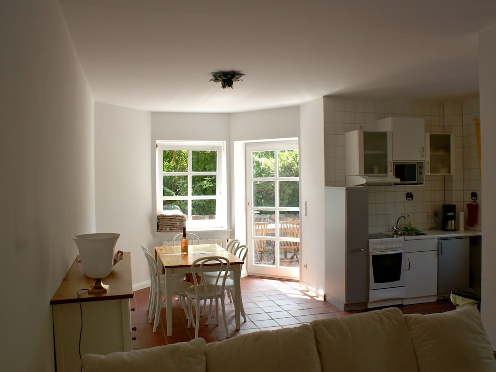 Wohnung in Semlow mit Garten und Terrasse view 2