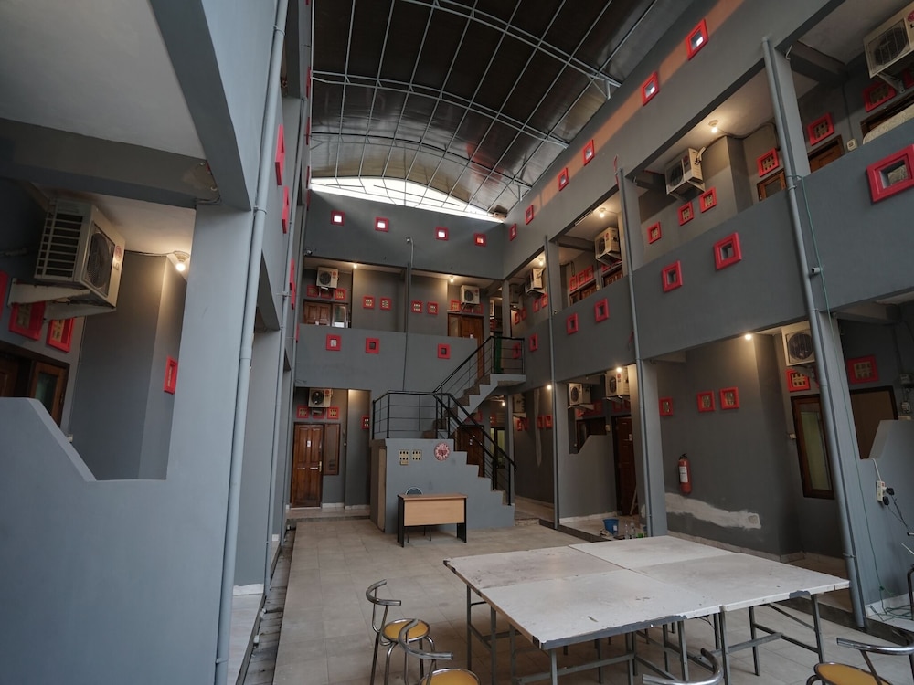 Hotel O Palembang Near Bumi Sriwijaya Stadium Formerly HPA Homestay