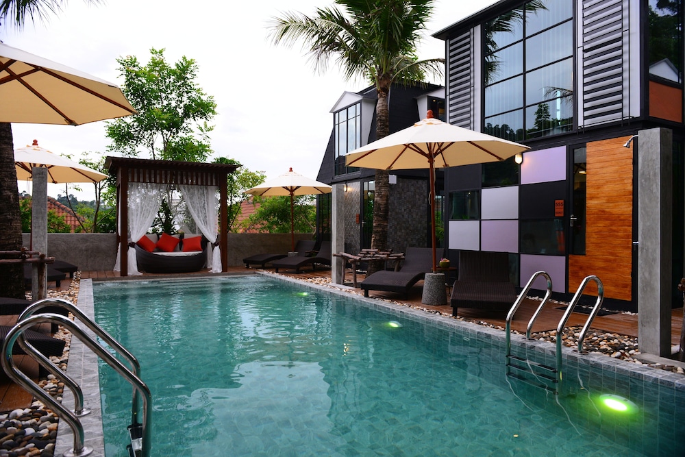 Bukit Pool Villas