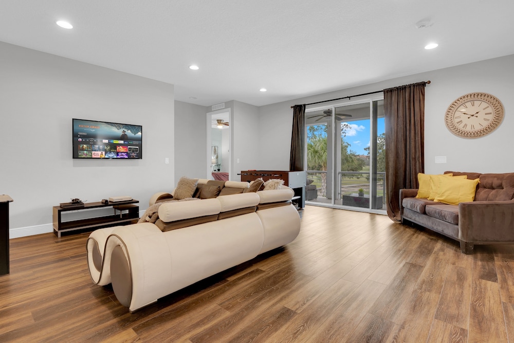 Villa With Private Pool - Home Gym - Home Theatre