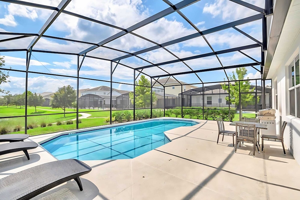 Upstay Lakefront Home w Pool Cinema, Games, BBQ