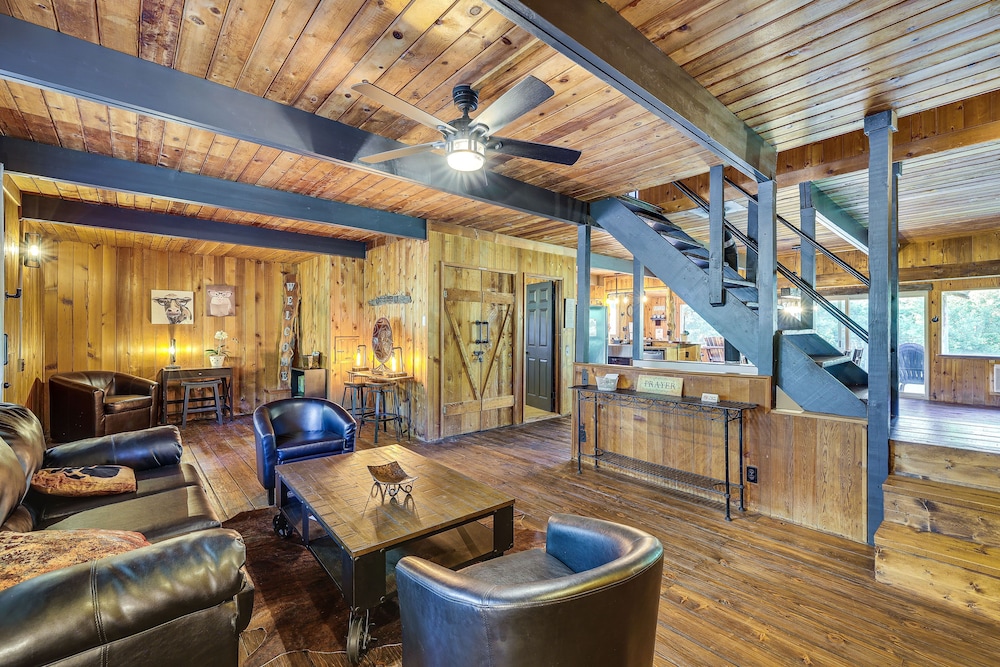 Eureka Springs Rental Cabin 8 Mi to Downtown! view 3