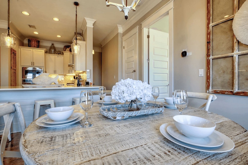 Sun & Sand For 6 by Avantstay Prominence Pet-friendly + Pool